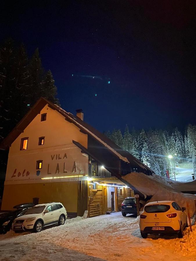 Bed And Breakfast Vila Lala Яхорина Екстериор снимка