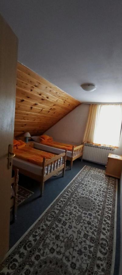 Bed And Breakfast Vila Lala Яхорина Екстериор снимка