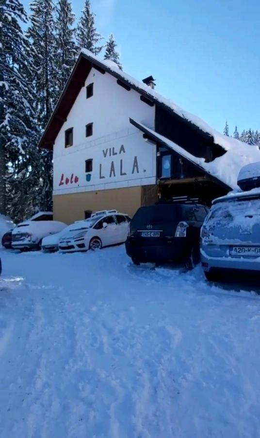 Bed And Breakfast Vila Lala Яхорина Екстериор снимка