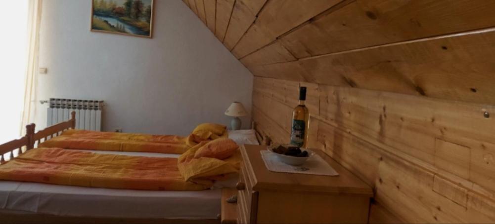 Bed And Breakfast Vila Lala Яхорина Екстериор снимка