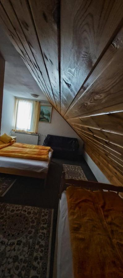 Bed And Breakfast Vila Lala Яхорина Екстериор снимка