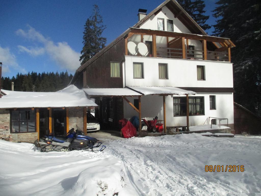 Bed And Breakfast Vila Lala Яхорина Екстериор снимка