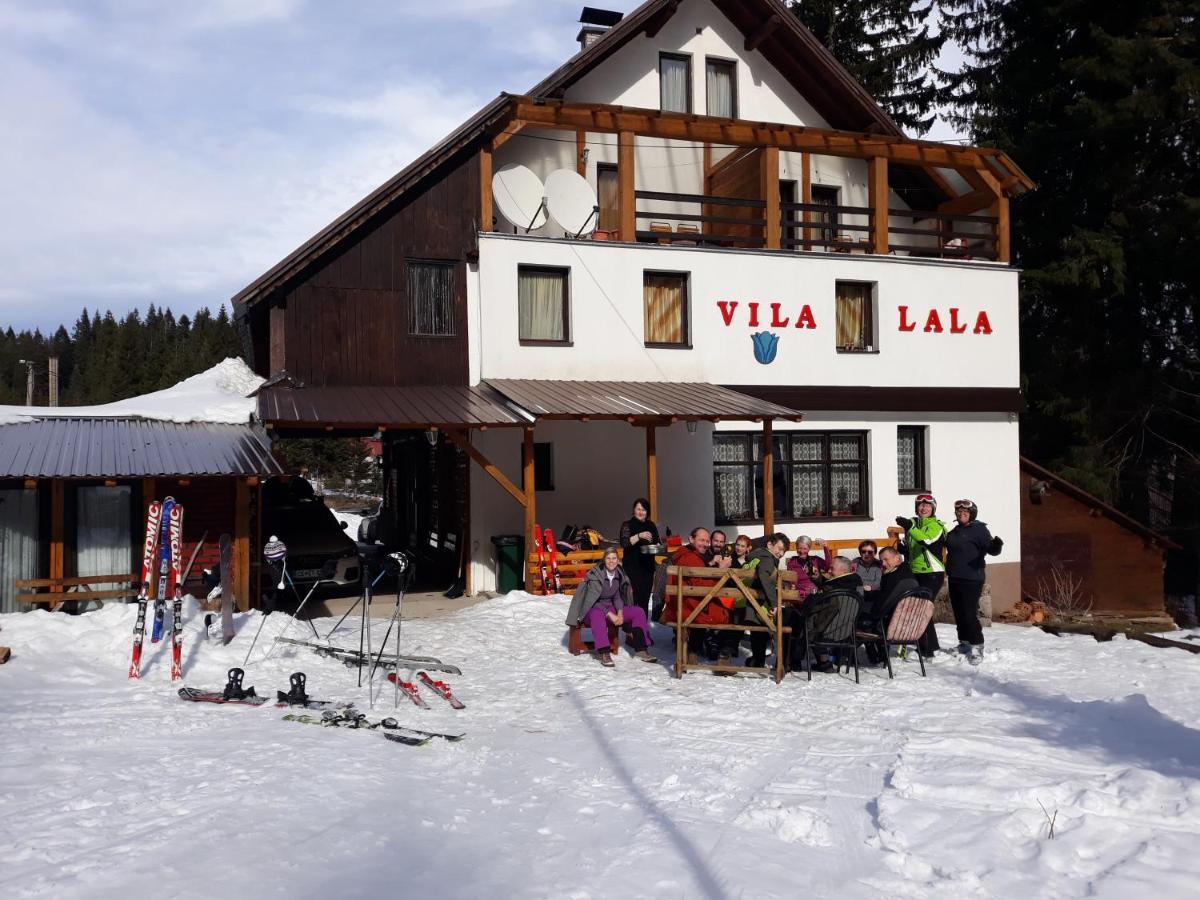 Bed And Breakfast Vila Lala Яхорина Екстериор снимка